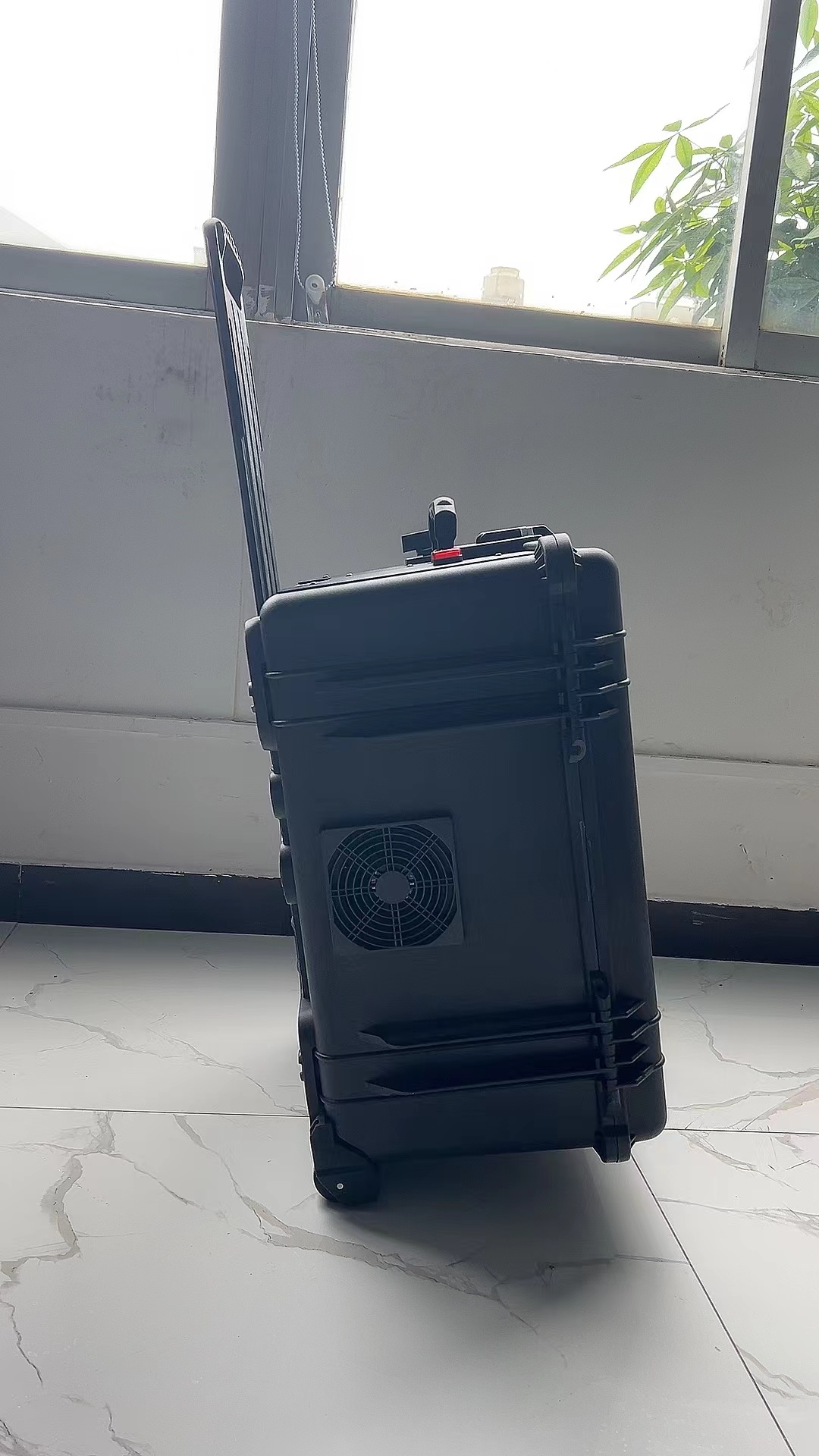 麻栗坡手拉箱型移动通信干扰器